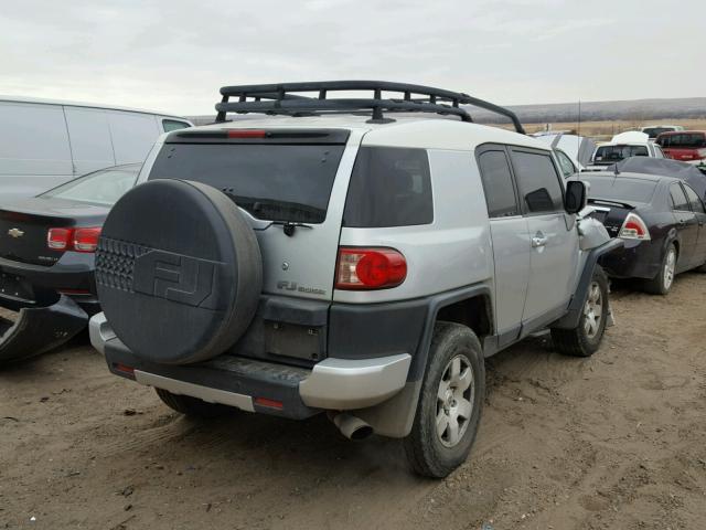 JTEBU11F08K010433 - 2008 TOYOTA FJ CRUISER SILVER photo 4