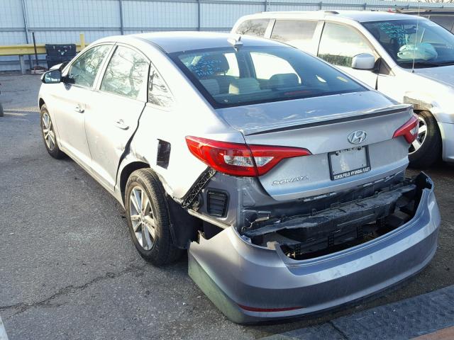 5NPE24AF0HH483658 - 2017 HYUNDAI SONATA SE SILVER photo 3