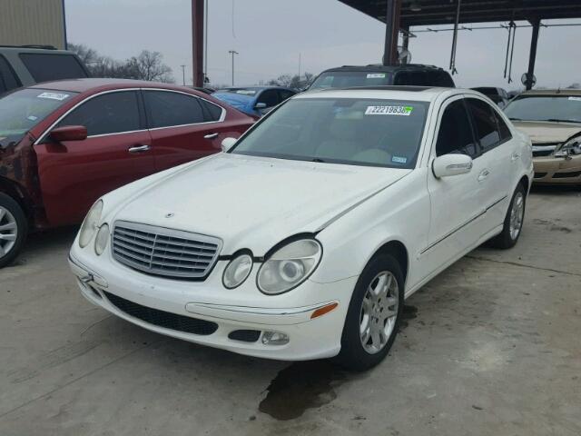 WDBUF65J03A219476 - 2003 MERCEDES-BENZ E 320 WHITE photo 2