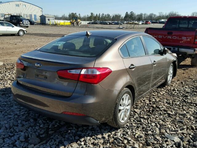 KNAFX4A61F5255572 - 2015 KIA FORTE LX BROWN photo 4