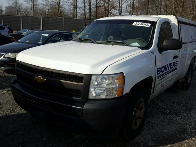 1GCNCPEA2BF156077 - 2011 CHEVROLET SILVERADO WHITE photo 2