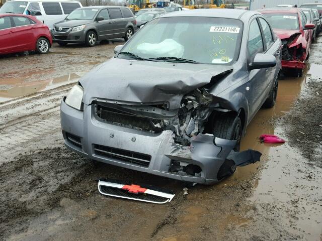 KL1TD56638B015030 - 2008 CHEVROLET AVEO BASE GRAY photo 2