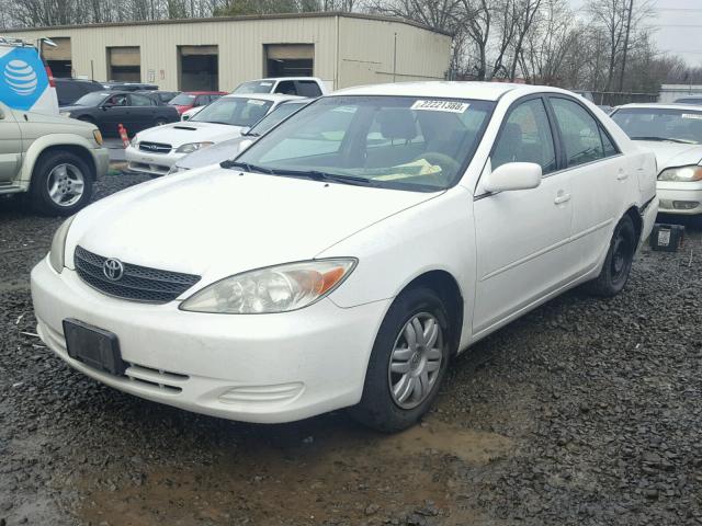 4T1BE32K43U200608 - 2003 TOYOTA CAMRY LE WHITE photo 2