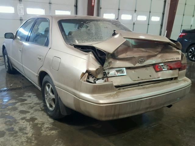 4T1BG28K4WU382715 - 1998 TOYOTA CAMRY CE TAN photo 3