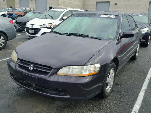 1HGCG6678WA088235 - 1998 HONDA ACCORD EX PURPLE photo 2