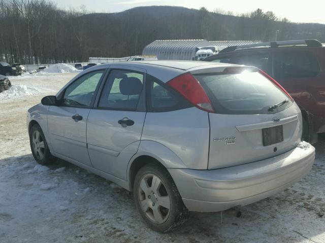 1FAHP37N17W194827 - 2007 FORD FOCUS ZX5 SILVER photo 3