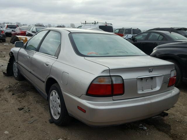 1HGCD5630VA260143 - 1997 HONDA ACCORD LX TAN photo 3