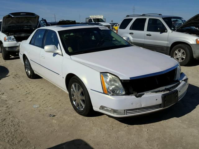 1G6KD57Y67U175753 - 2007 CADILLAC DTS CREAM photo 1