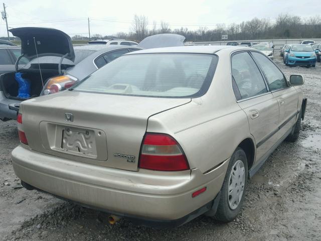 1HGCD5638SA153823 - 1995 HONDA ACCORD LX GOLD photo 4