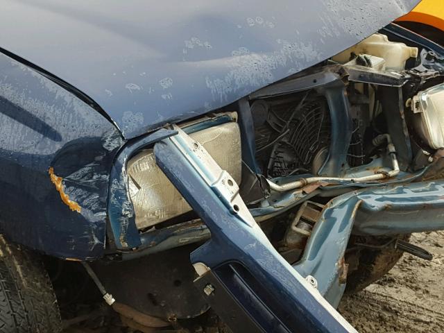 2CNBJ13C236907048 - 2003 CHEVROLET TRACKER BLUE photo 9