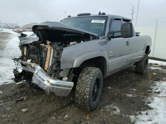 1GCHK29D26E153568 - 2006 CHEVROLET SILVERADO GRAY photo 2