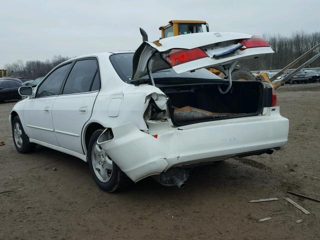 1HGCG1655YA021175 - 2000 HONDA ACCORD EX WHITE photo 3