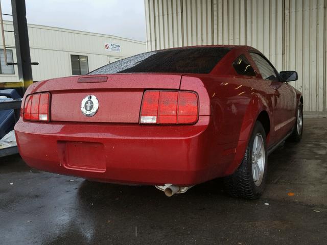 1ZVFT80N775314301 - 2007 FORD MUSTANG RED photo 4