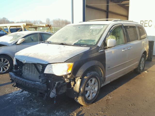 2A8HR54P48R769687 - 2008 CHRYSLER TOWN & COU SILVER photo 2