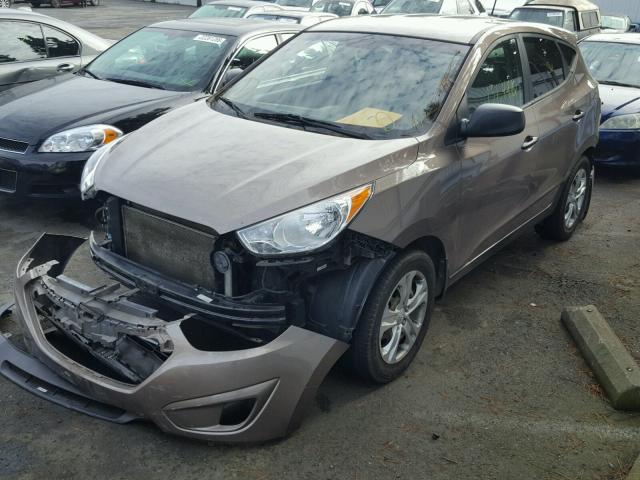 KM8JT3AB7DU717146 - 2013 HYUNDAI TUCSON GL TAN photo 2