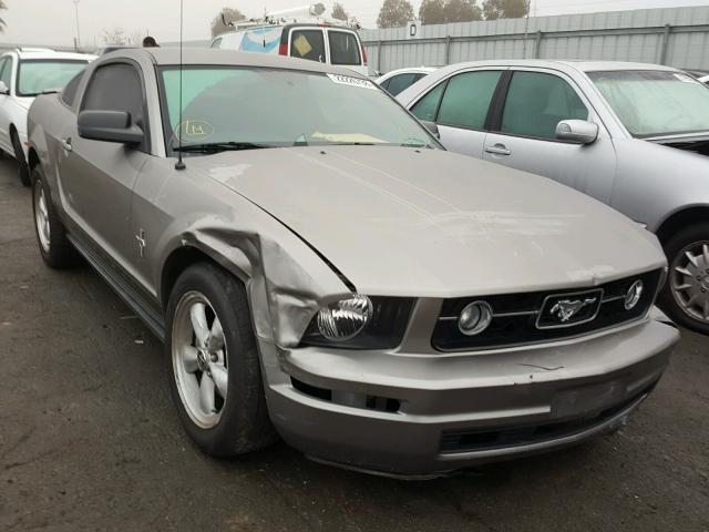 1ZVHT80N885185110 - 2008 FORD MUSTANG SILVER photo 1