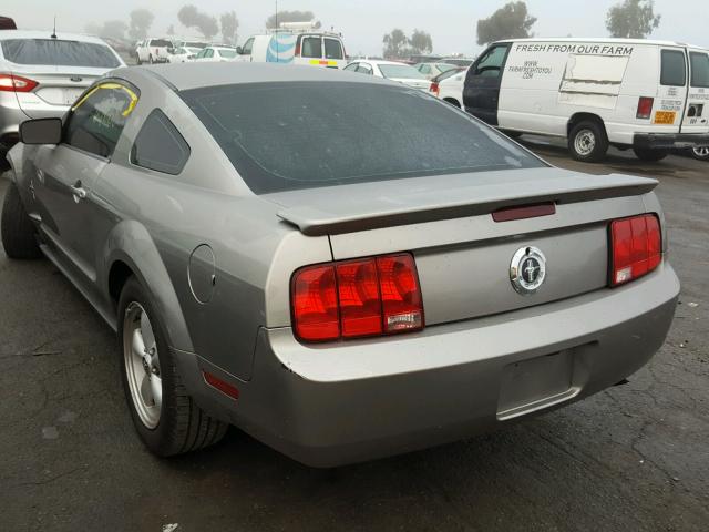 1ZVHT80N885185110 - 2008 FORD MUSTANG SILVER photo 3