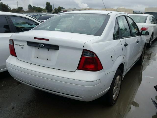 1FAFP34N17W341241 - 2007 FORD FOCUS ZX4 WHITE photo 4