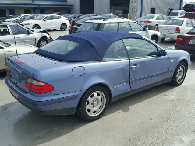 WDBLK65GXXT018996 - 1999 MERCEDES-BENZ CLK 320 BLUE photo 4