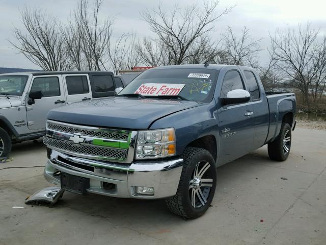 1GCRCSE09BZ391182 - 2011 CHEVROLET SILVERADO BLUE photo 2