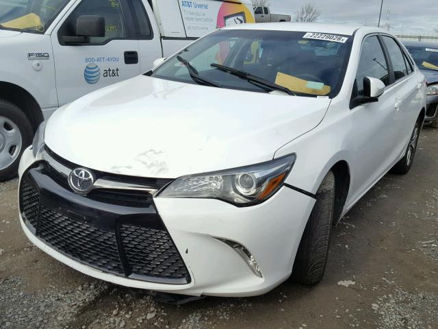 4T1BF1FKXGU541268 - 2016 TOYOTA CAMRY LE SILVER photo 2