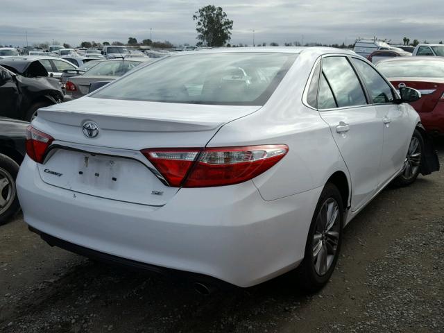 4T1BF1FKXGU541268 - 2016 TOYOTA CAMRY LE SILVER photo 4