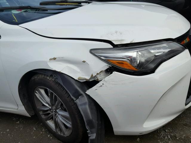 4T1BF1FKXGU541268 - 2016 TOYOTA CAMRY LE SILVER photo 9