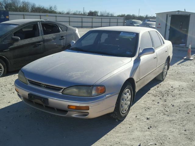 JT2BG12K3T0409132 - 1996 TOYOTA CAMRY DX GOLD photo 2