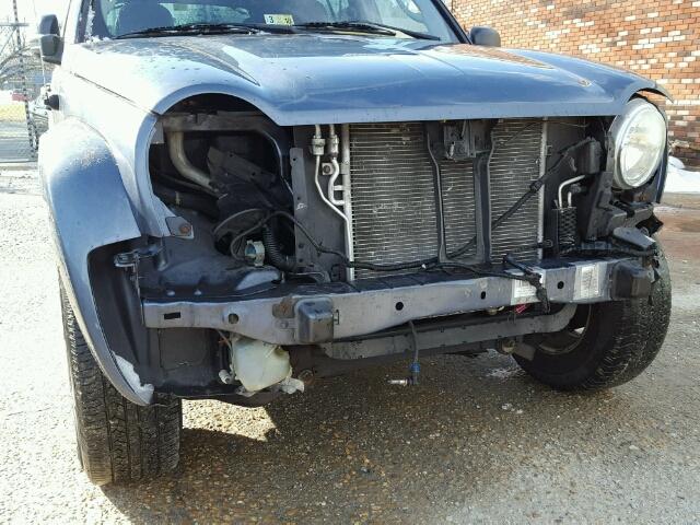 1J4GL58K82W156645 - 2002 JEEP LIBERTY LI BLUE photo 9