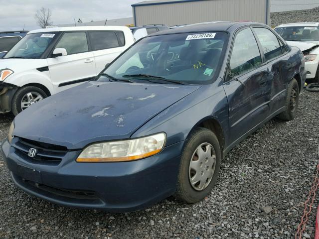 1HGCF8648WA143867 - 1998 HONDA ACCORD DX BLUE photo 2