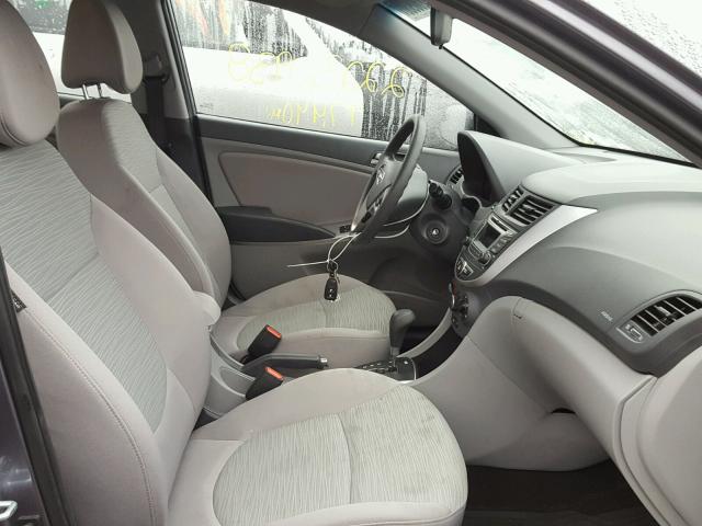 KMHCT4AEXGU044396 - 2016 HYUNDAI ACCENT SE GRAY photo 5