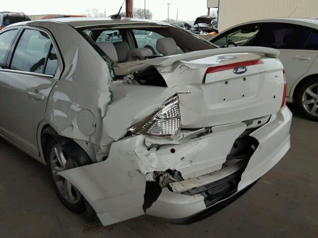 3FAHP0HA6CR149535 - 2012 FORD FUSION SE WHITE photo 9