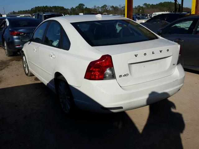 YV1382MS1A2501363 - 2010 VOLVO S40 2.4I WHITE photo 3