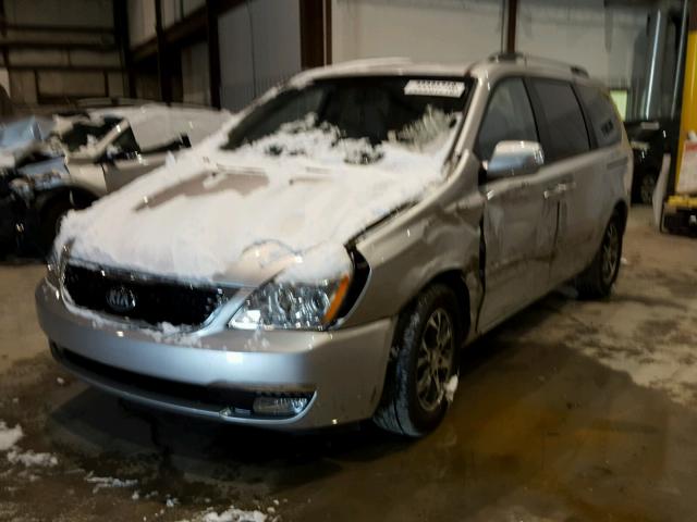 KNDMG4C71E6555105 - 2014 KIA SEDONA LX SILVER photo 2