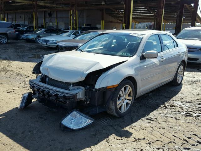 3FAHP08108R196762 - 2008 FORD FUSION SEL SILVER photo 2