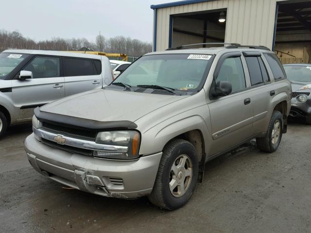 1GNDT13S322464765 - 2002 CHEVROLET TRAILBLAZE TAN photo 2