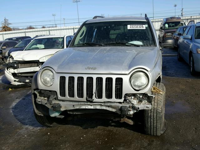 1J4GL48KX3W537568 - 2003 JEEP LIBERTY SP SILVER photo 9