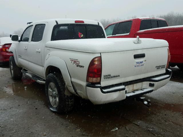 5TEJU62N56Z301330 - 2006 TOYOTA TACOMA DOU WHITE photo 3