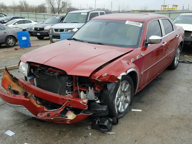 2C3KA63H57H684452 - 2007 CHRYSLER 300C RED photo 2