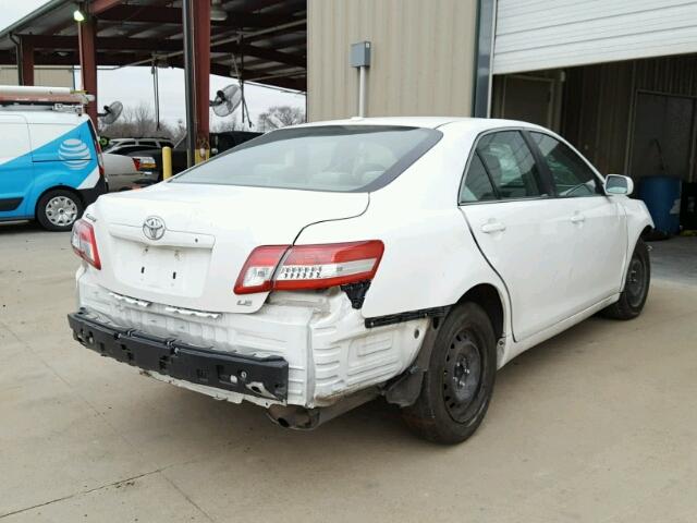 4T1BF3EKXBU770197 - 2011 TOYOTA CAMRY BASE WHITE photo 4