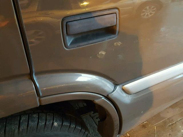 1GKDT13W1X2556836 - 1999 GMC ENVOY თაფლისფერი ფოტო 9