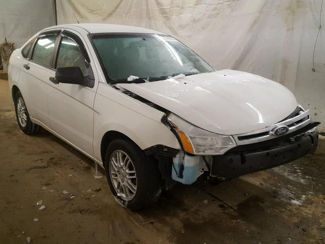 1FAHP3FNXAW281845 - 2010 FORD FOCUS SE WHITE photo 1