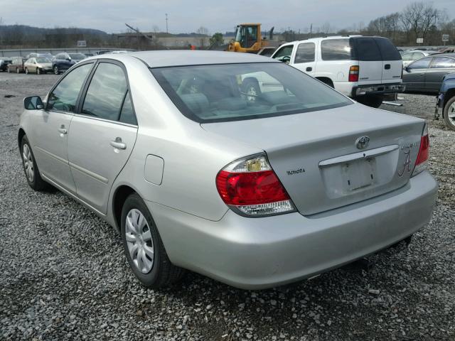 4T1BE32KX5U952087 - 2005 TOYOTA CAMRY LE GRAY photo 3