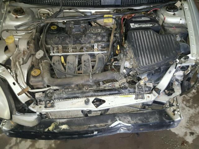 1B3ES26C22D617832 - 2002 DODGE NEON SILVER photo 7