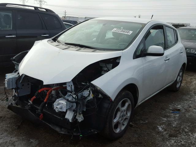 1N4AZ0CP5DC406997 - 2013 NISSAN LEAF S WHITE photo 2