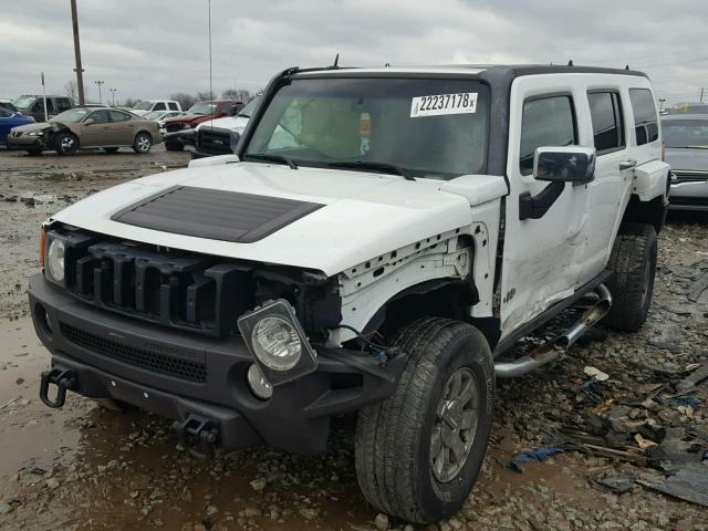 5GTDN136068133966 - 2006 HUMMER H3 WHITE photo 2