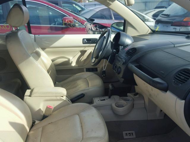 3VWCD31Y45M315022 - 2005 VOLKSWAGEN NEW BEETLE 奶油色 照片 5