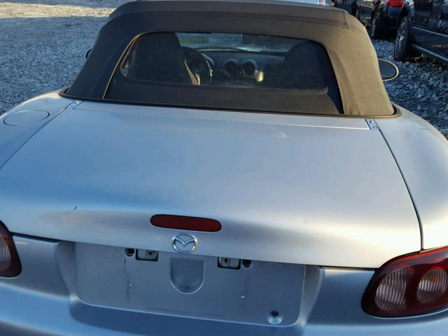 JM1NB353710216210 - 2001 MAZDA MX-5 MIATA SILVER photo 6