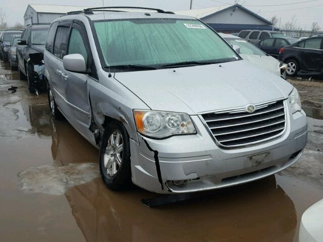 2A8HR54P68R701438 - 2008 CHRYSLER TOWN & COU SILVER photo 1