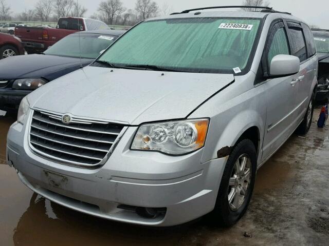 2A8HR54P68R701438 - 2008 CHRYSLER TOWN & COU SILVER photo 2